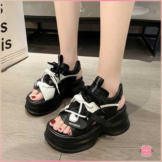 Sandal đế xuồng phong cách mới cho nữ