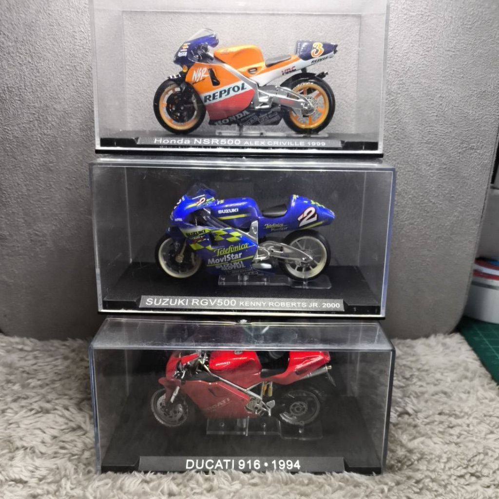 Mc Xe Máy Model 1: 24 DUCATI 916 • 1994 Honda NSR500 ALEX CRIVILLE 1999 SUZUKI RGV500 KENNY ROBERTS 