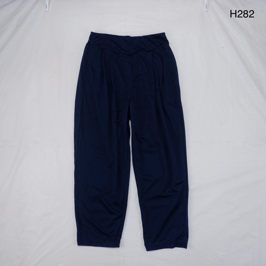 H282 Uniqlo AIRism Quần tập Yoga nữ màu xanh hải quân Size M Eo 25 hông 40 Chiều dài 31 inch