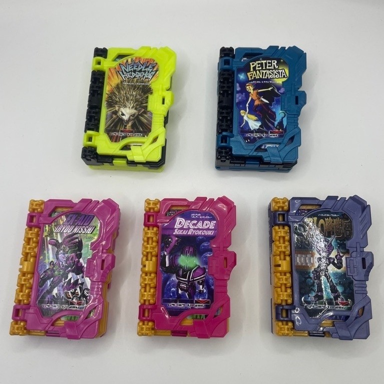 DX Wonder Ride Book Kamen Rider Sabre Từ Series