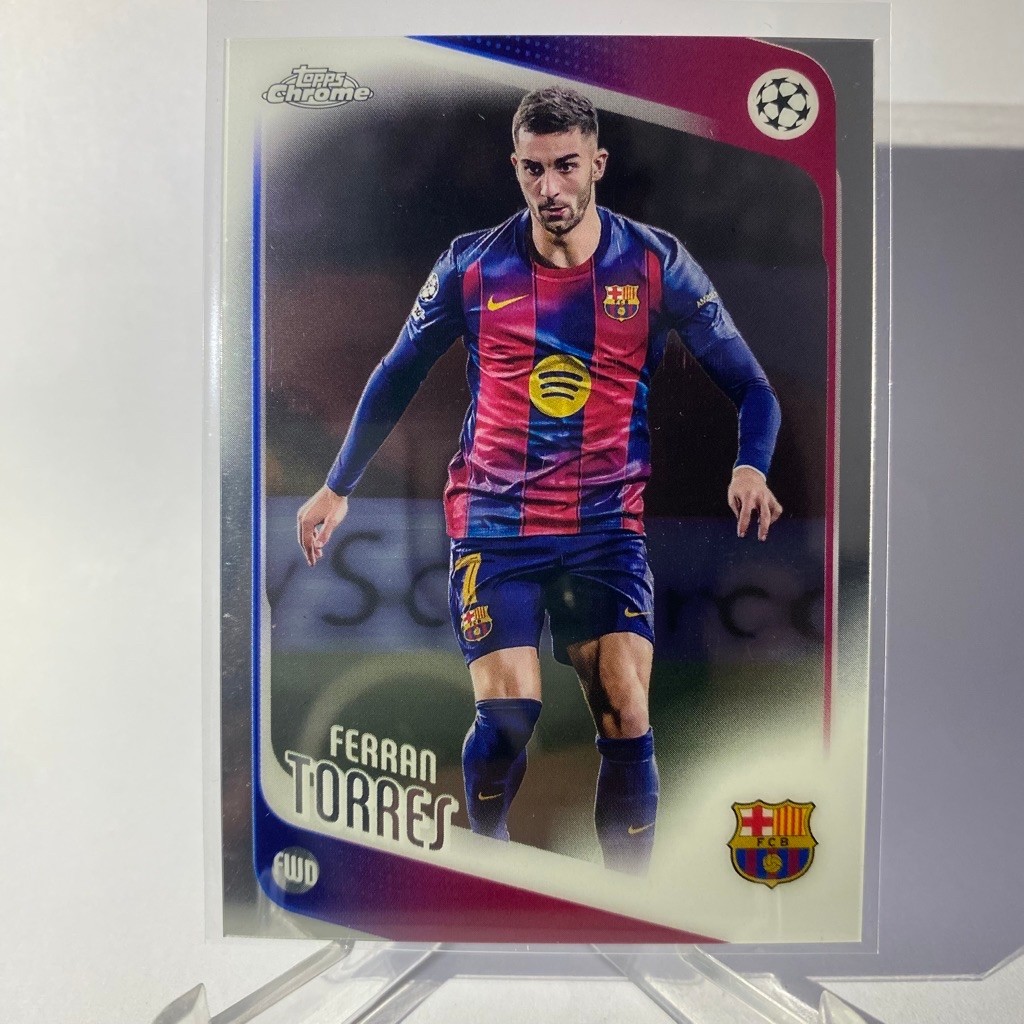 Thẻ bóng đá FERRAN TORRES BARCELONA TOPPS CHROME 2026 No.138