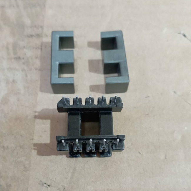 EE28 5 + 5 Còn hàng.