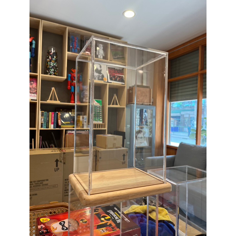 - Hộp Acrylic Đế gỗ BEARBRICK 4 Model Cover Thai Work Kết cấu rõ ràng