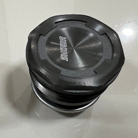 Đai ốc đầu giảm xóc CB650R (19-22) Trả lại Usd Tình trạng tốt đã qua sử dụng