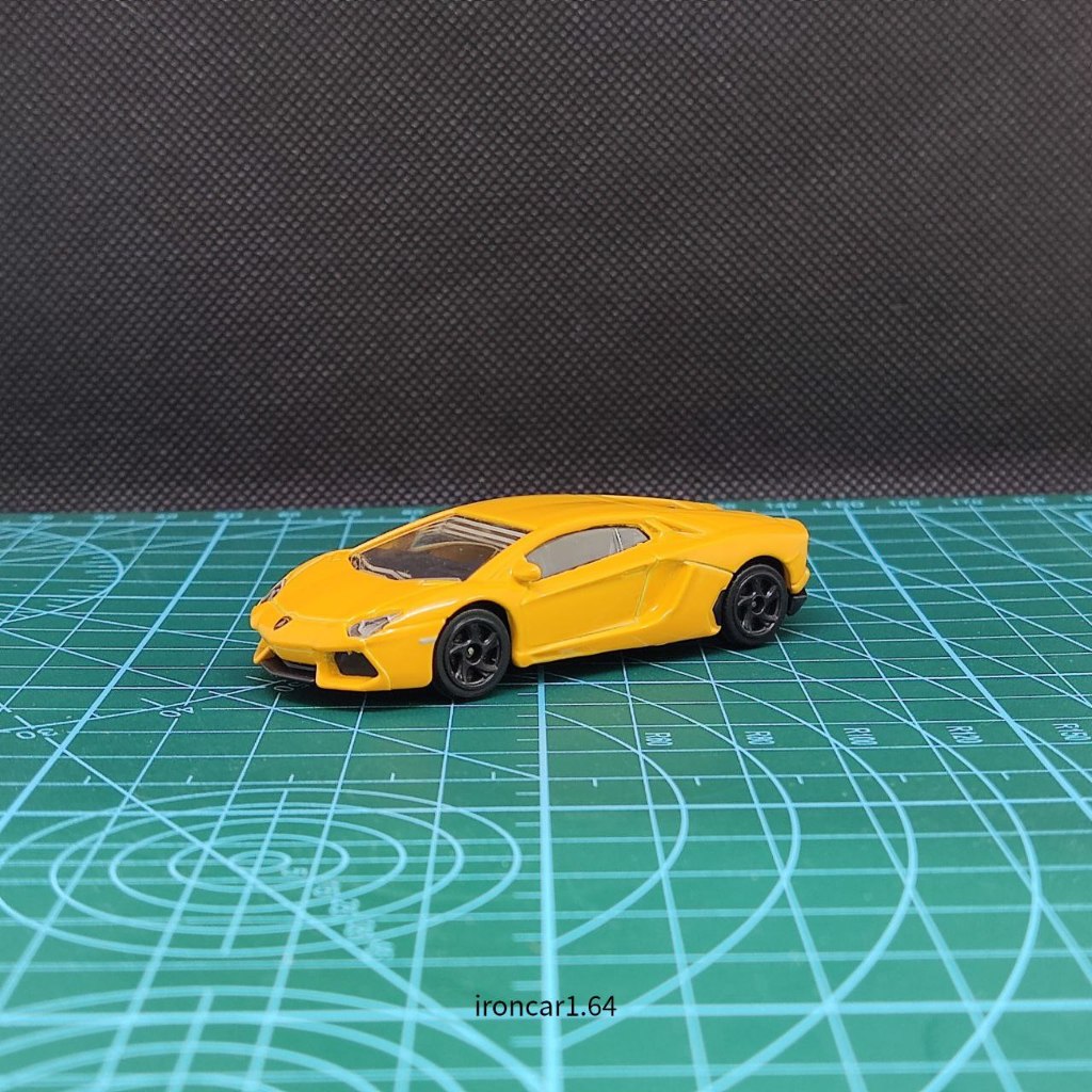 Majorette lamborghini aventador Vàng
