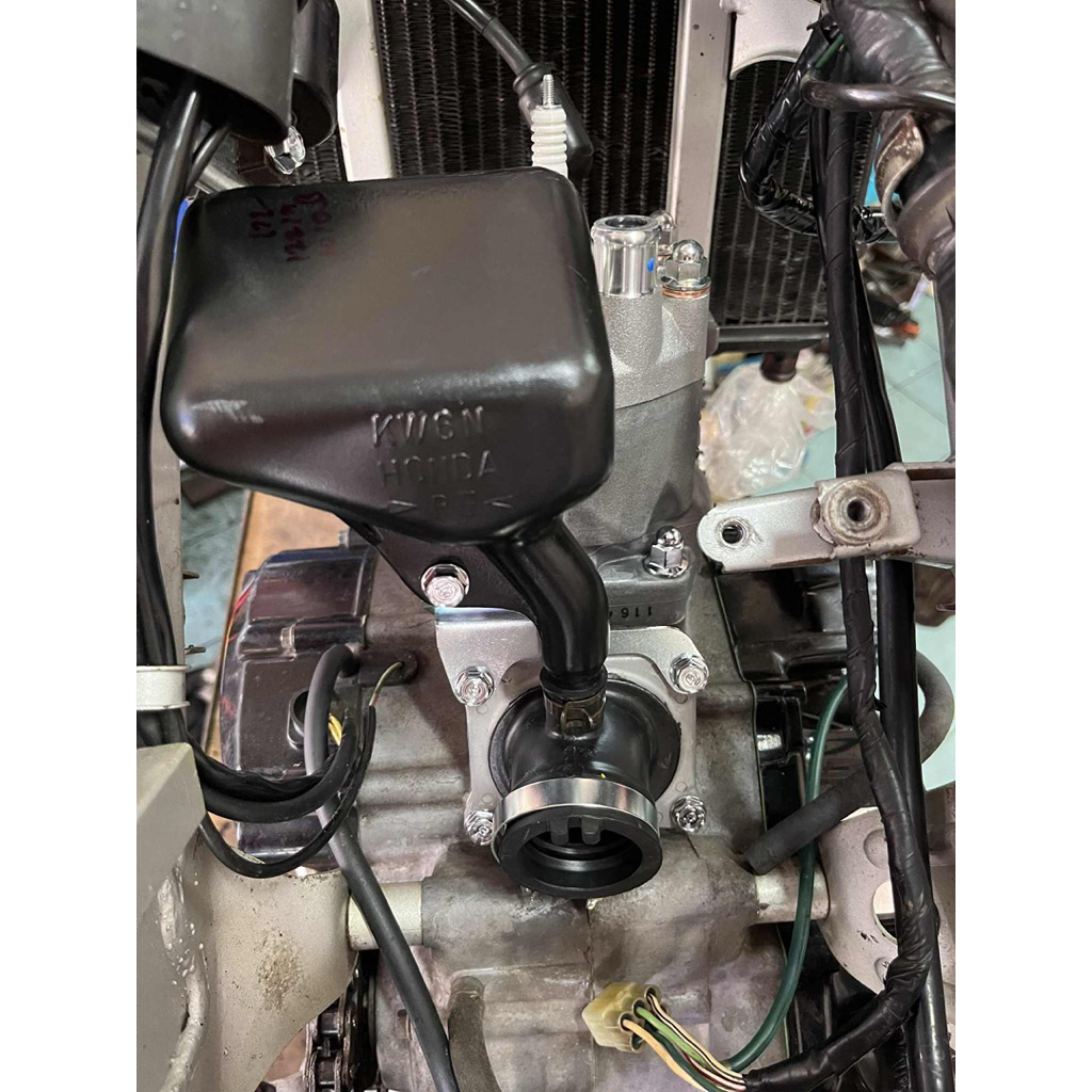 Lung (Hộp Bảo Quản Id) NSR 150SP 2T Chính Hãng Honda 16310-KW6-840