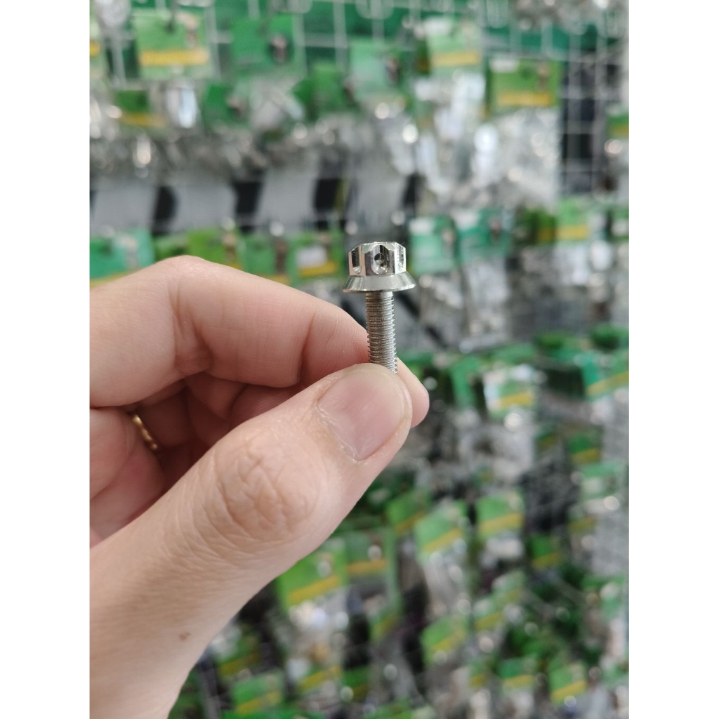 Bánh răng Uncle Kham Racing Nut số 8 (M5 * 25)