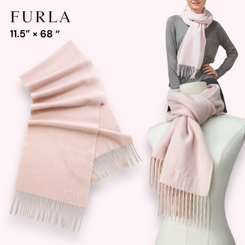Khăn quàng cổ FURLA Màu hồng nhạt Vải rất mềm như Cashmere thêu có logo trên viền vải.