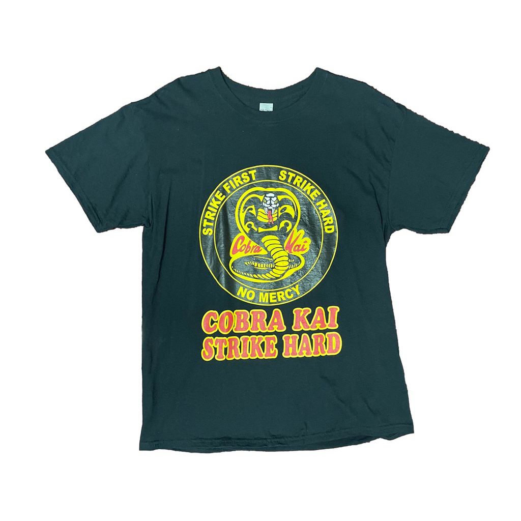 Áo thun Cobra Kai cũ màu đen họa tiết đẹp