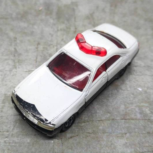 Mẫu xe kim loại Tomica NISSAN CEDRIC NO.97 S = 1 / 63