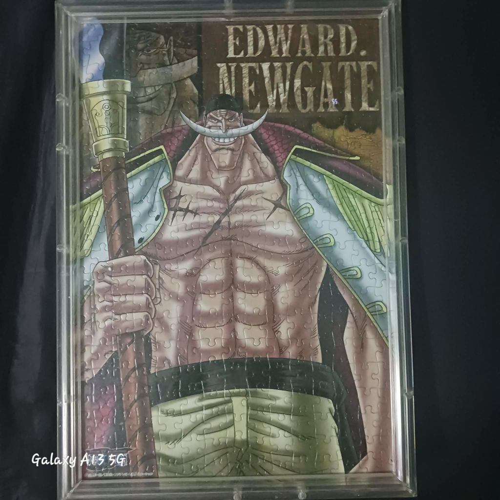 One Piece Jigsaw White Beard Pirate Edward Newgate 300 Miếng
