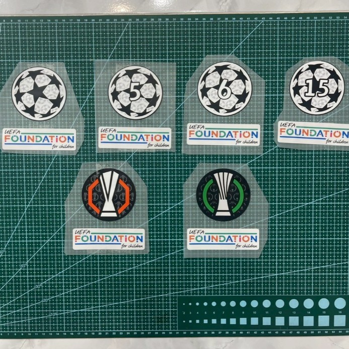Hội nghị Europa tay đầy đủ Uefa Champions League (Cờ)