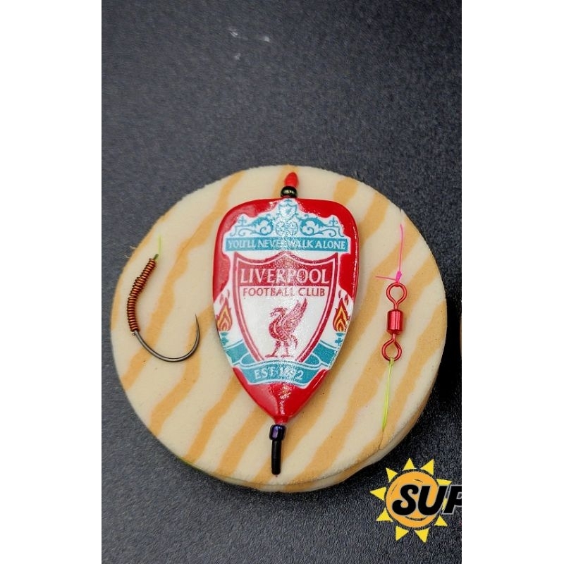 Phao lá Liverpool LFC Logo lớn đầy đủ có cả hai Logo bên.
