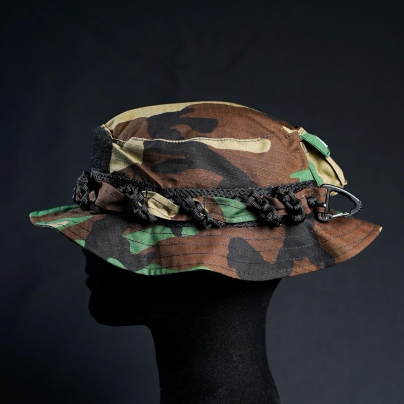 Mẫu Alpha Mũ ngoài Woodland