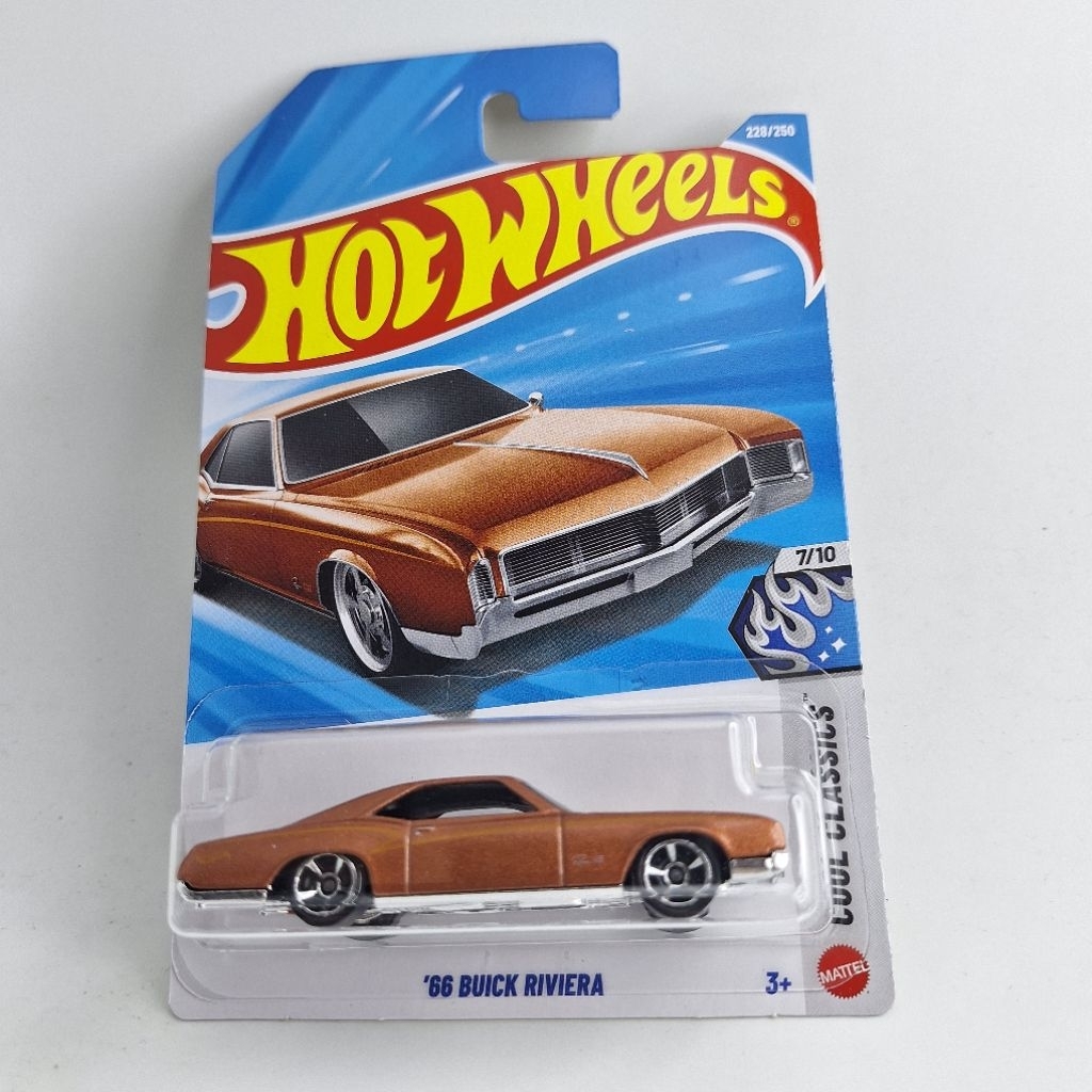 Xe kim loại Hotwheels 68 BUICK RIVIERA (ib15)