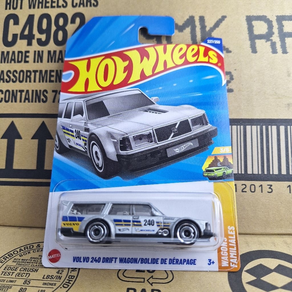 Hotwheels VOLVO 240 DRIFT WAGON 227 / 250 Xe kim loại (kg43)