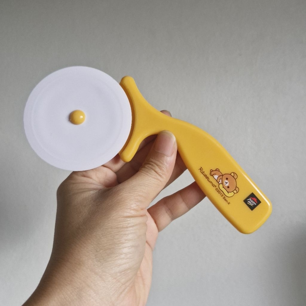 Máy cắt bánh Pizza Rilakkuma Hut