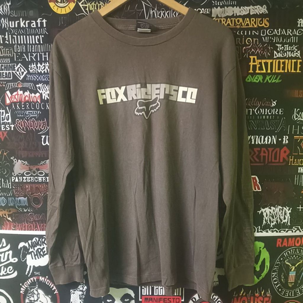 Áo thun dài tay cổ điển dài tay Fox Racing thương hiệu. Size L.chest 22 / Chiều dài 28,5