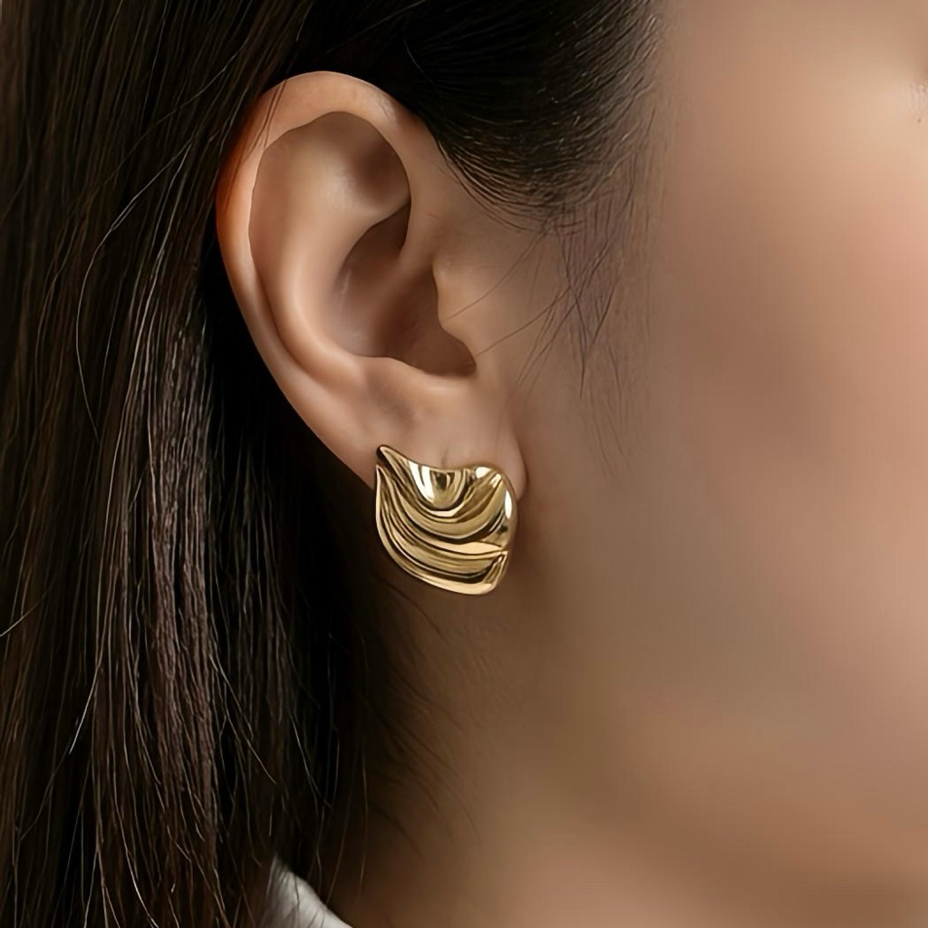 Bông tai TIARA Mabel (Thép không gỉ mạ vàng 18k) Thép 18k có thể phơi ra nước Không bong tróc Không 