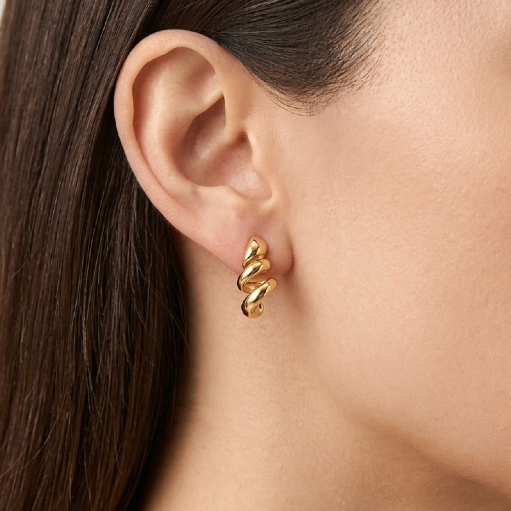 Bông tai TIARA Marjorie (Thép không gỉ vàng 18k) Thép mạ 18k có thể phơi ra nước Không bong tróc Khô