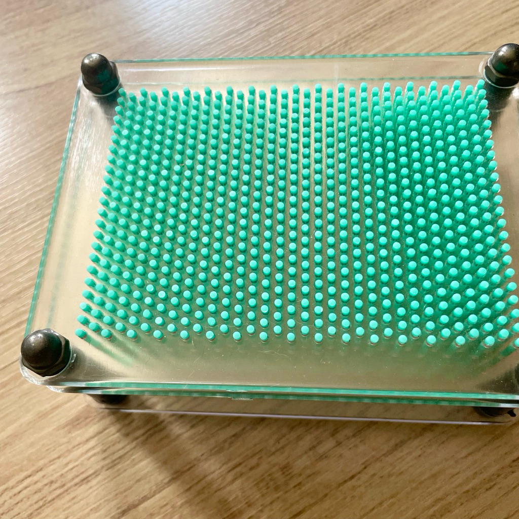 Đồ chơi bơm tay 3D Pin Art 3D (Tình trạng tốt thứ hai)