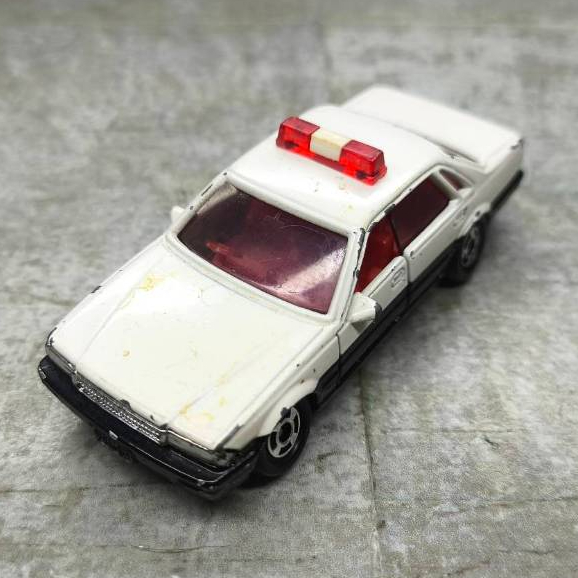 Mẫu xe kim loại Tomica: NISSAN CEDRIC Patrol No. 58 M = 1 / 62