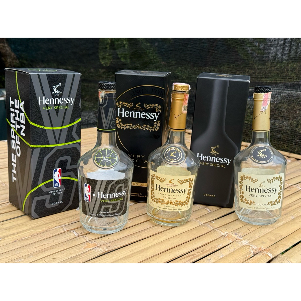 Chai rượu rỗng Hennessy VS 3 Tay cầm mới cao cấp đẹp và sang trọng