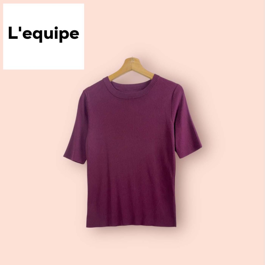 Áo sơ mi L 'equipe Màu rượu vang đỏ Size-38 Ngực 32-36 Chiều dài 24 inch Vải gân chất lượng tốt