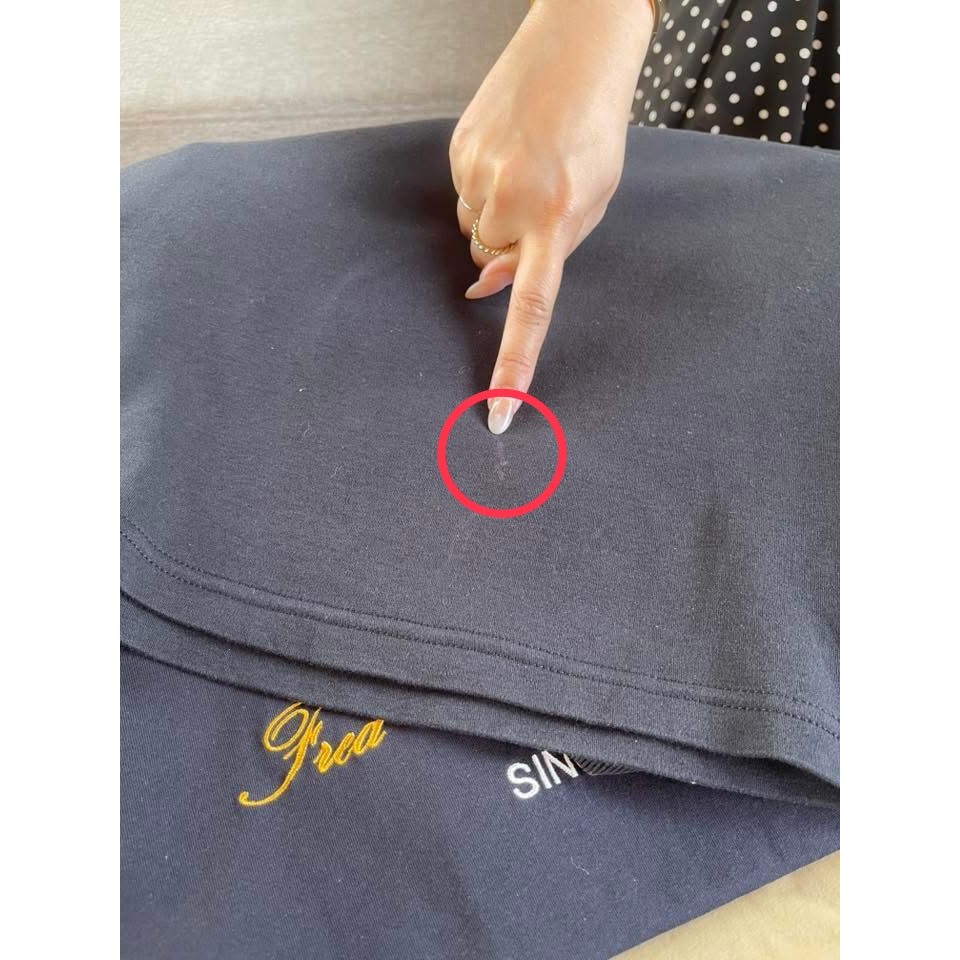 * Dành cho nam * Đã qua sử dụng (Có 1 khuyết điểm ở mặt sau) -Fred Perry (Chính hãng từ cửa hàng) si