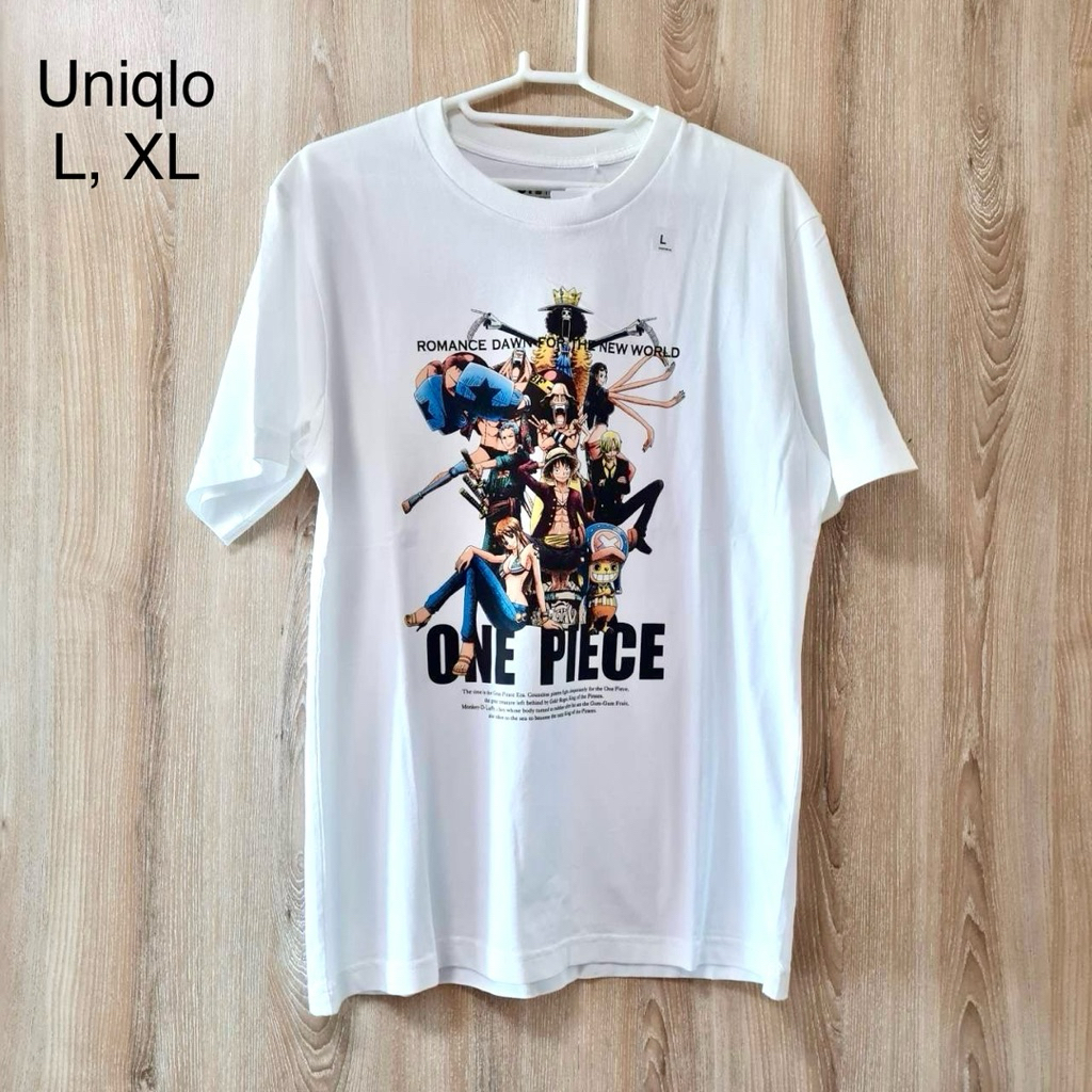 Áo thun cổ tròn ngắn tay màu trắng Uniqlo x ONE PIECE có in màn hình Size L XL (Mới) có thẻ
