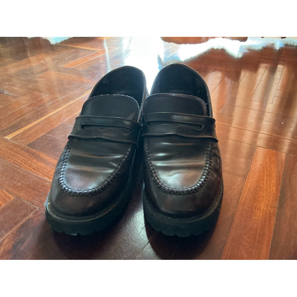 Phong cách Penny Loafers với thiết kế đế dày (Chunky / Đế theo dõi)