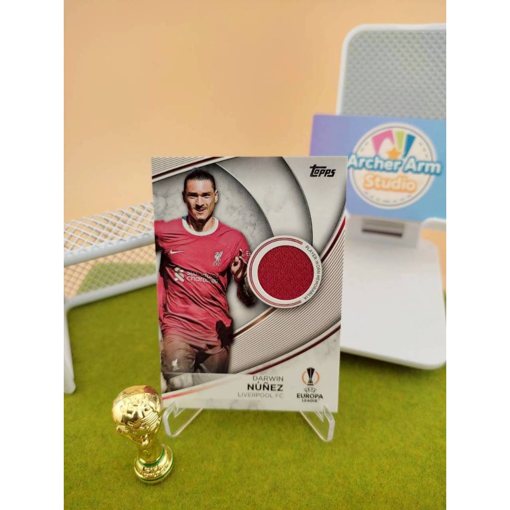 Topps Darwin Nunez (Cầu thủ Worn Memorial) Bộ phận áo đấu Liverpool FC
