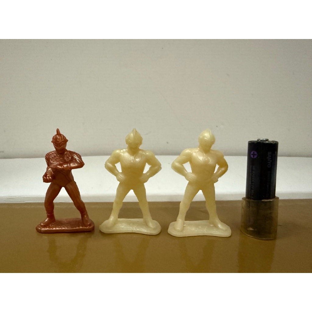 Bandai Ultraman 7 Mini Hình Keshi