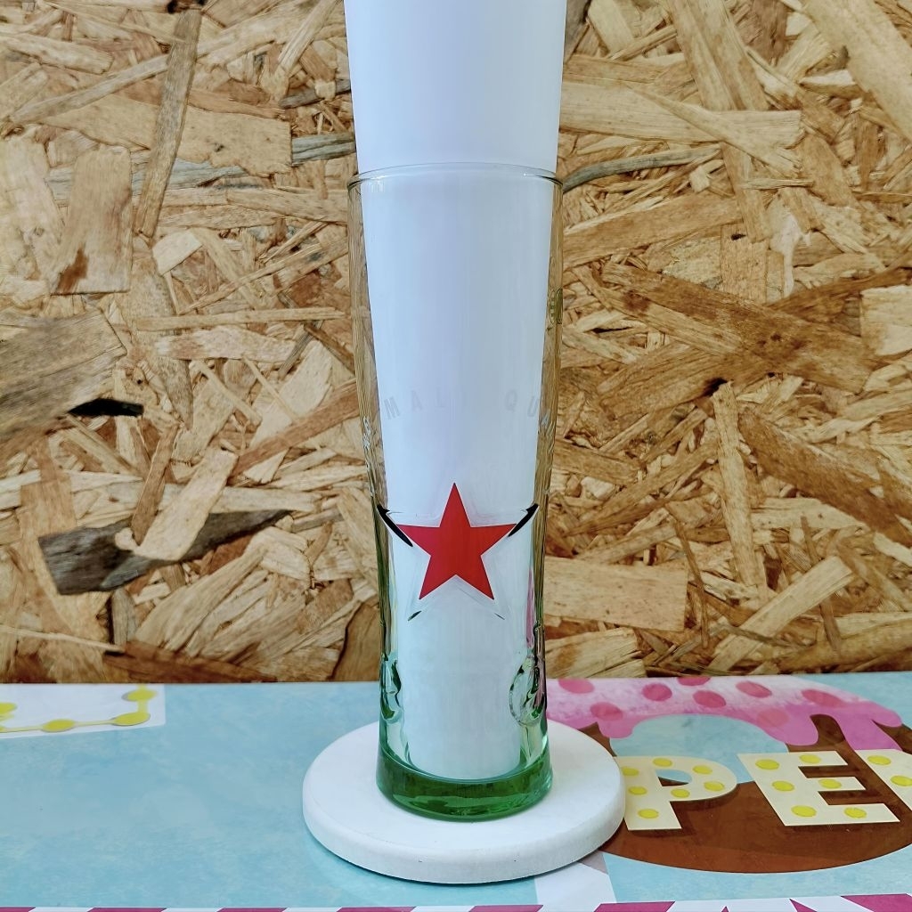 Thủy tinh Heineken Star 250ml. Mô hình cao cấp Đế xanh Thiết kế màu đỏ cổ điển Thích hợp để thu thập