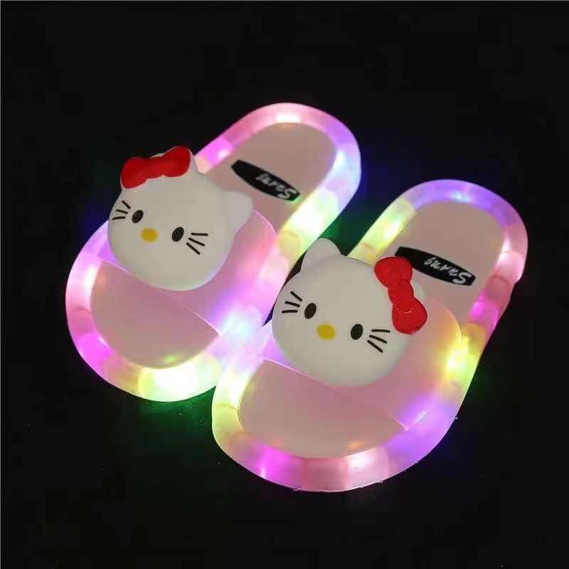 Dép Đi Trong Nhà / Ngoài Trời Họa Tiết Hoạt Hình Dạ Quang Chống Trượt Cỡ Vừa / Lớn Cho Bé
