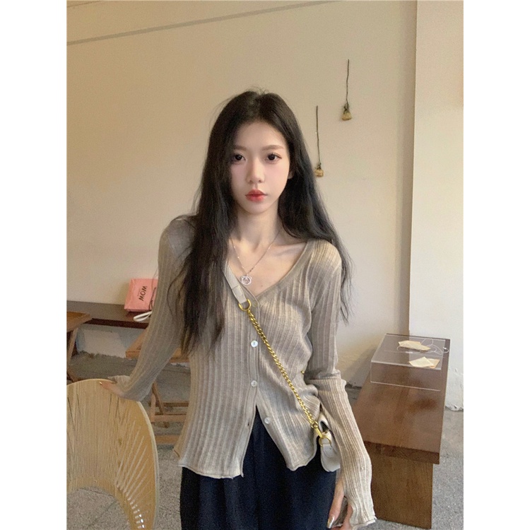 Áo Cardigan Dệt Kim Mỏng Cổ Chữ V Cài Nút Phong Cách Hàn Quốc Thân Thiện Với Da Mùa Thu Cho Nữ