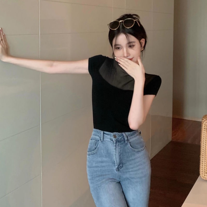 Áo Thun Đen Phối Ren Thời Trang Nữ Tính