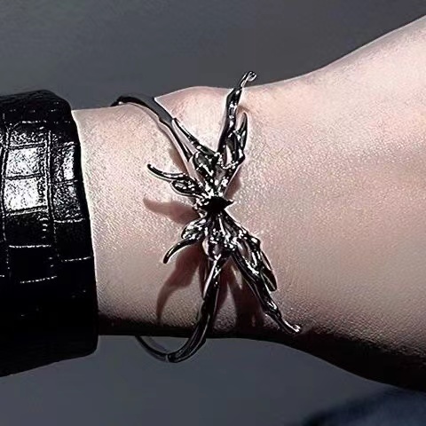 One Khuyên Tai Kẹp Hình Trái Tim Mũi Tên Trái Tim Không Cần Xỏ Lỗ Chính Hãng Ngọt Ngào Cá Tính Cho Nữ