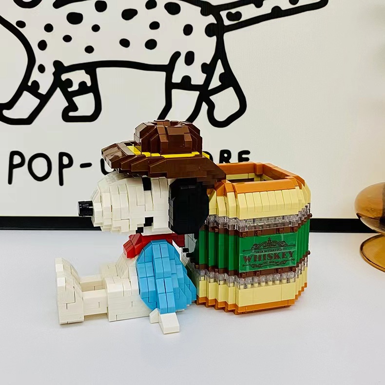Giá Đỡ Bút Lắp Ráp Hình Chú Chó Snoopy Dễ Thương Dùng Làm Quà Tặng Cho Bé