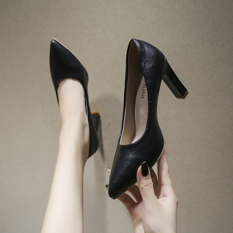 Giày Cao Gót Màu Đen Dễ Phối Đồ Thời Trang Công Sở