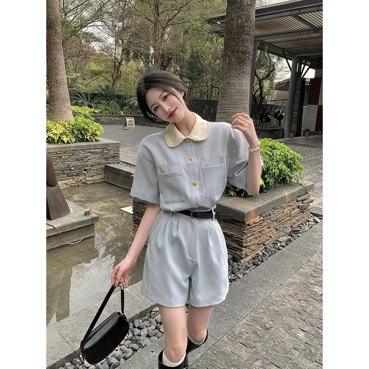 Bộ Áo Tay Ngắn Cổ Búp Bê Phối Quần Short Yếm Ống Rộng Màu Sắc Tương Phản Cá Tính