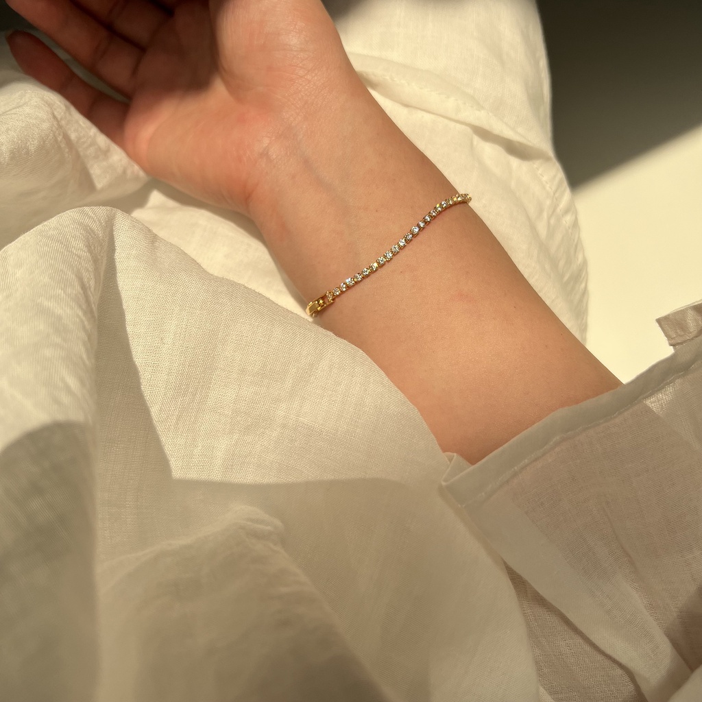 Vòng Tay Hình Xương Rắn Đính Đá Zircon Lấp Lánh Dễ Phối Đồ Cho Nữ