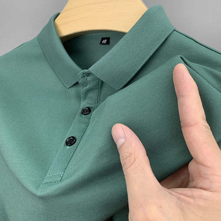 【luckin men's】áo thun có cổ，áo thun nam，áo phông，đồ bộ nam，Áo polo Tay Ngắn Dáng Rộng Màu Trơn Đính Ngọc Trai Thời Trang Mùa Hè Cho Nam，áo sơ mi trắng，t shirt nam，thời trang nam，xám，xanh lam，kaki，trắng，đen，màu đỏ