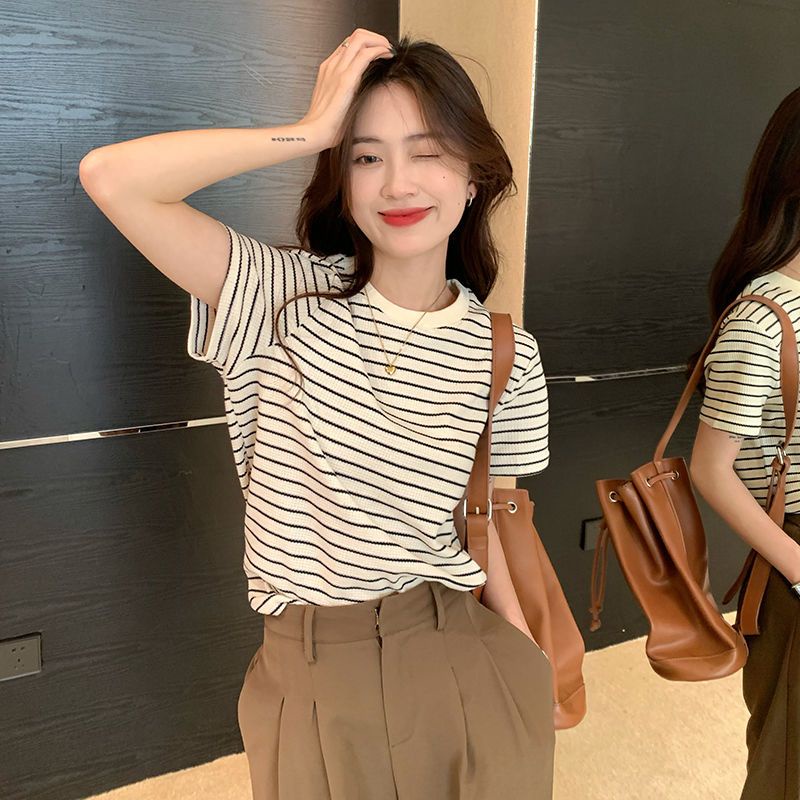 Áo Thun Tay Ngắn Cổ Tròn Họa Tiết Kẻ Sọc Thời Trang Mùa Hè Hàn Quốc Mới Cho Nữ