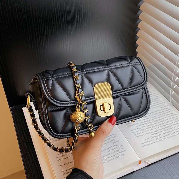 Túi Đeo Chéo Chanel Hình Vuông Cỡ Nhỏ Phối Dây Đeo Sợi Xích Thời Trang Thu Đông 2022