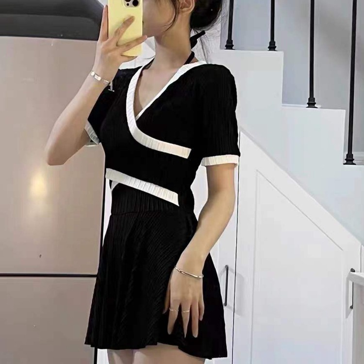 Đồ Bơi Một Mảnh Ôm Bụng Màu Đen Che Bụng Phong Cách Mới Cho Nữ Size St