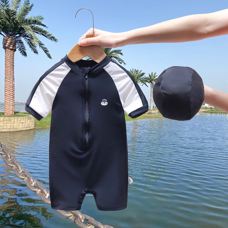 Giao ngay&Vận chuyển miễn phí Áo bơi trẻ em nam tay ngắn chống nắng nhanh khô đồ bơi liền thân với mũ tắm nước nóng bộ đồ bơi cho bé trai và bé gái.