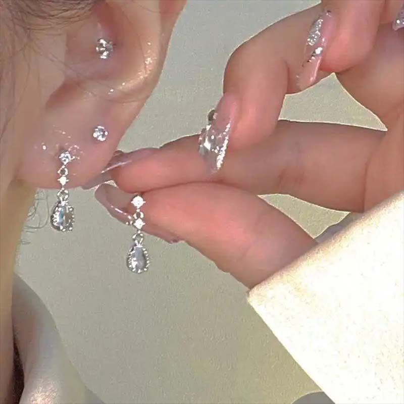 Khuyên Tai Đính Đá Zircon Thời Trang Sang Trọng