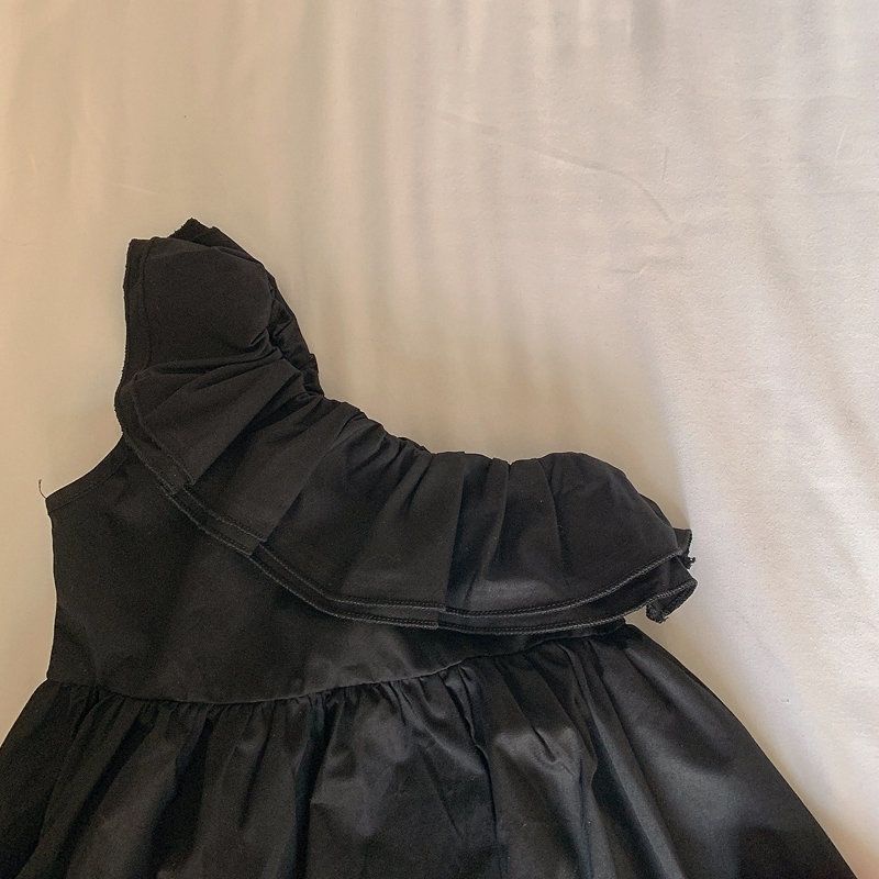 Đầm Sát Nách Hở Vai Thời Trang Đi Biển Cho Bé Gái