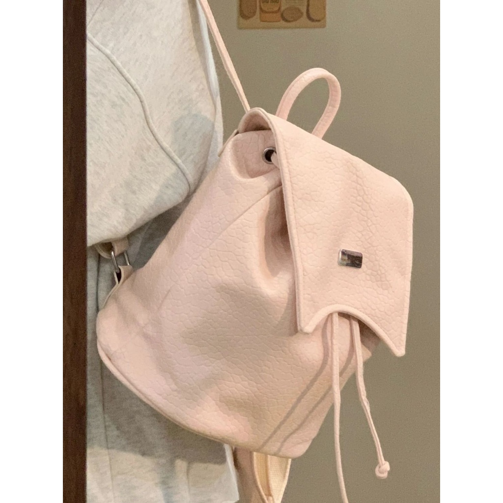 Thời trang mùa hè túi thường dành cho nữ 2023 phong cách mới high-end sense large-capacity commuter backpack textured fashion backpack